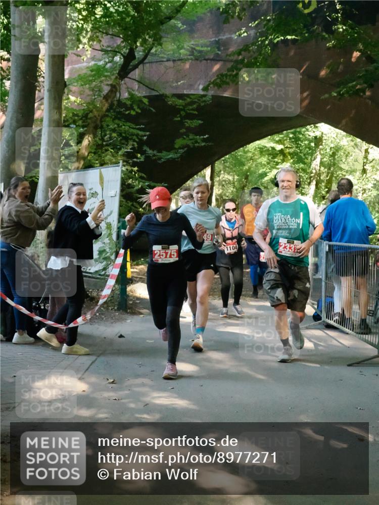 28.09.2025 - 33. Volkslauf durch das schöne Alstertal Fabian Wolf http://msf.ph/oto/8977271 28.09.2025 12:38:40 Laufen 2575, 49, 1104, 233 meine-sportfotos.de
