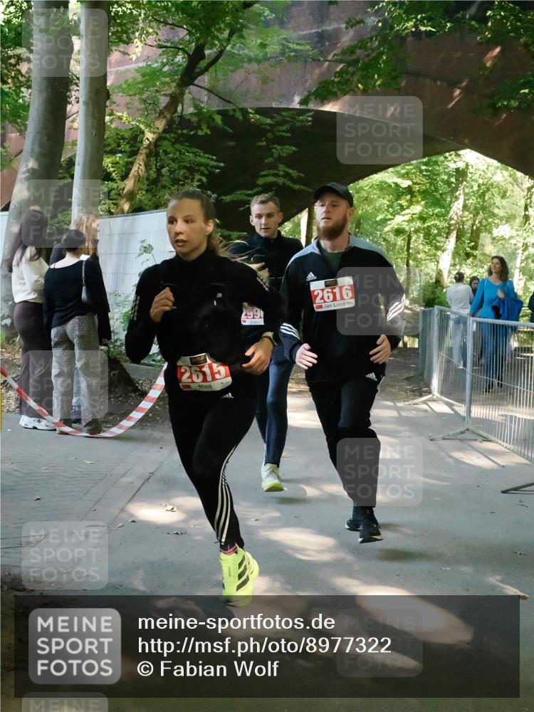 28.09.2025 - 33. Volkslauf durch das schöne Alstertal Fabian Wolf http://msf.ph/oto/8977322 28.09.2025 12:40:44 Laufen 2615, 2616 meine-sportfotos.de