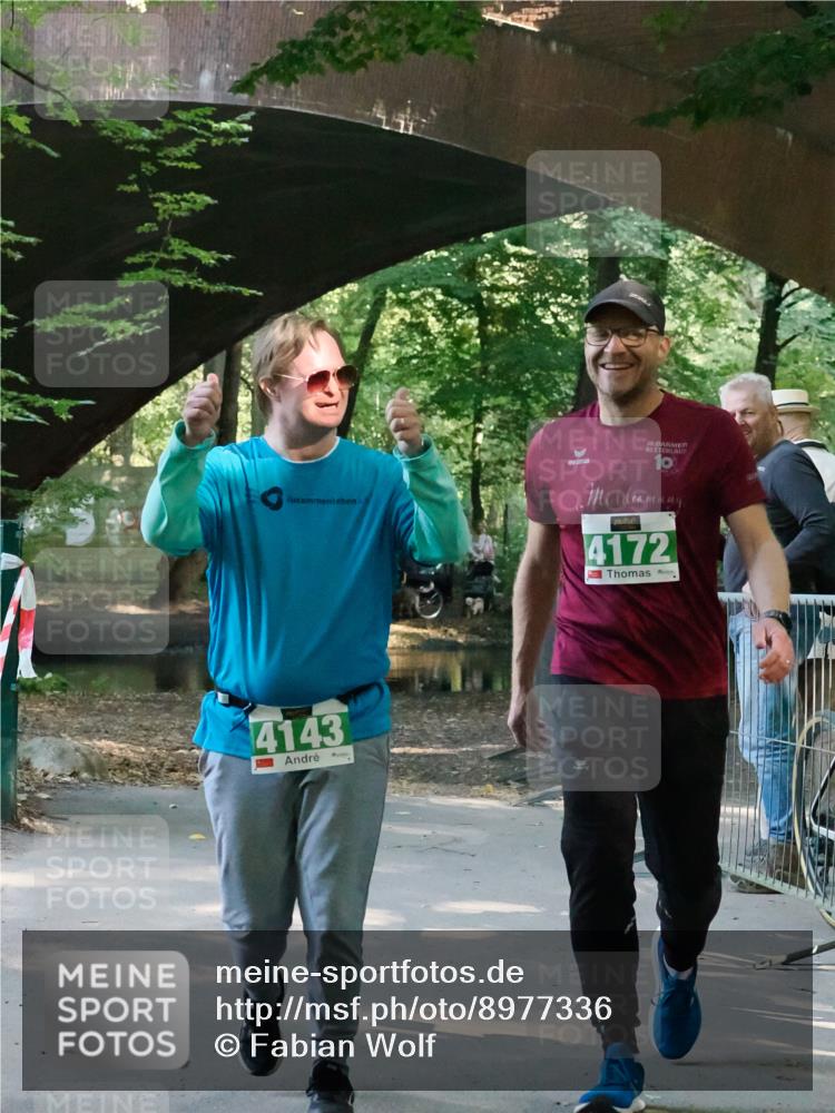 28.09.2025 - 33. Volkslauf durch das schöne Alstertal Fabian Wolf http://msf.ph/oto/8977336 28.09.2025 11:14:11 Laufen 4143, 30, 4172 meine-sportfotos.de