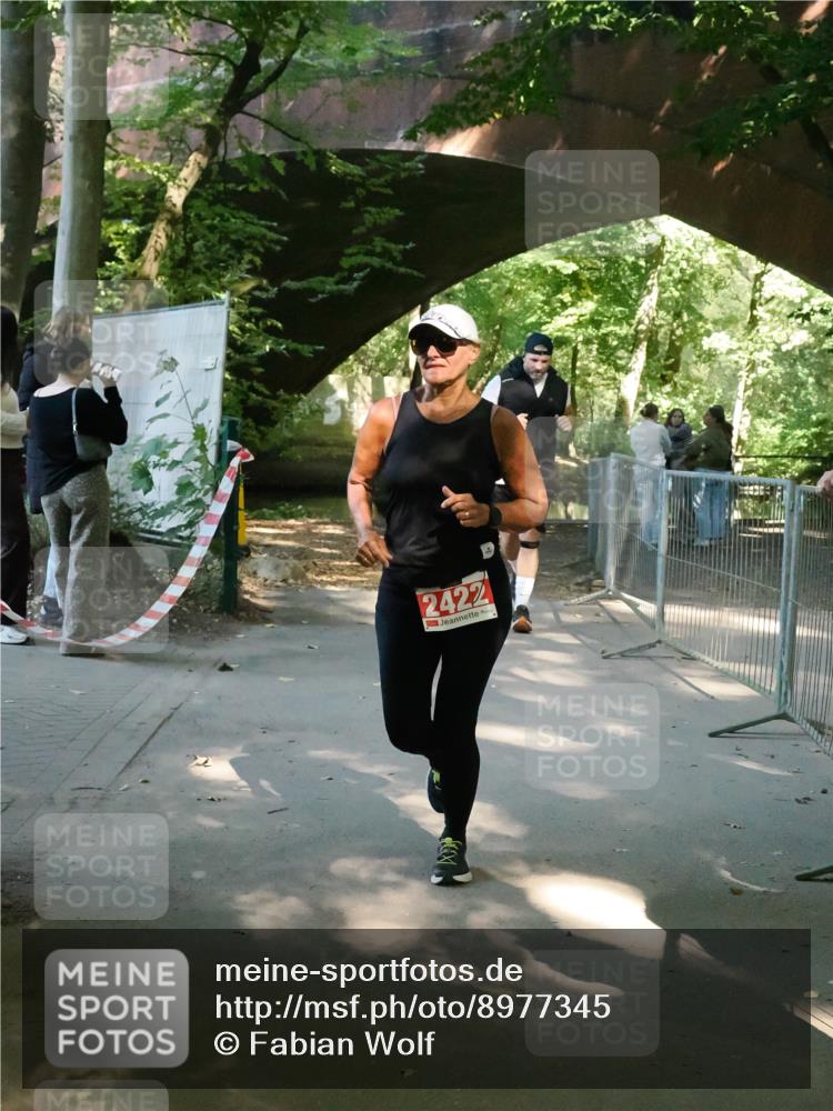 28.09.2025 - 33. Volkslauf durch das schöne Alstertal Fabian Wolf http://msf.ph/oto/8977345 28.09.2025 12:42:09 Laufen 2422 meine-sportfotos.de