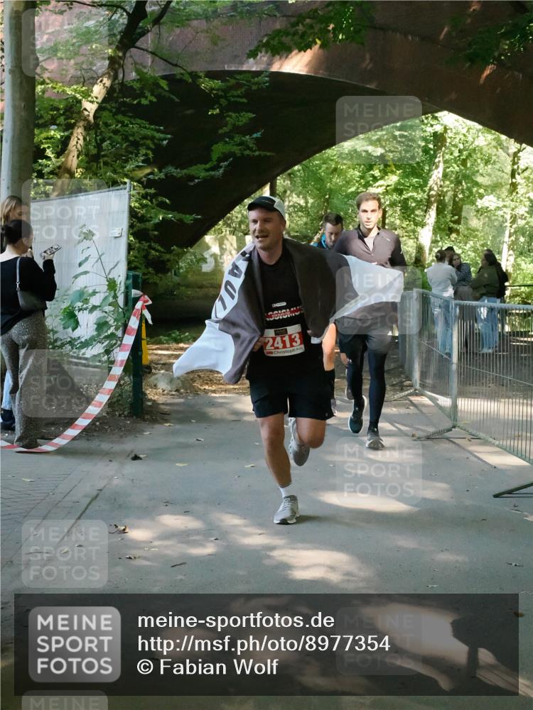28.09.2025 - 33. Volkslauf durch das schöne Alstertal Fabian Wolf http://msf.ph/oto/8977354 28.09.2025 12:42:32 Laufen 2413 meine-sportfotos.de