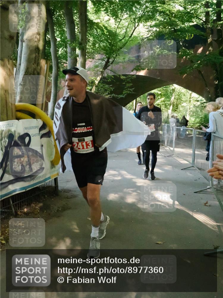 28.09.2025 - 33. Volkslauf durch das schöne Alstertal Fabian Wolf http://msf.ph/oto/8977360 28.09.2025 12:42:34 Laufen 2413 meine-sportfotos.de