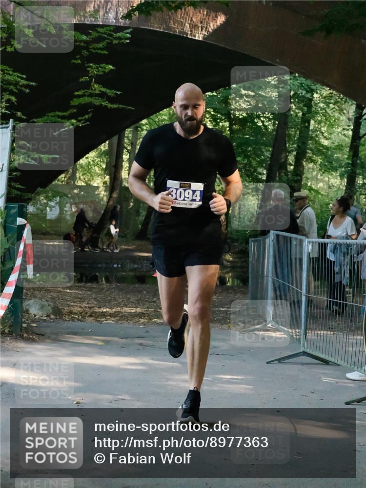 28.09.2025 - 33. Volkslauf durch das schöne Alstertal Fabian Wolf http://msf.ph/oto/8977363 28.09.2025 11:17:44 Laufen 3094 meine-sportfotos.de