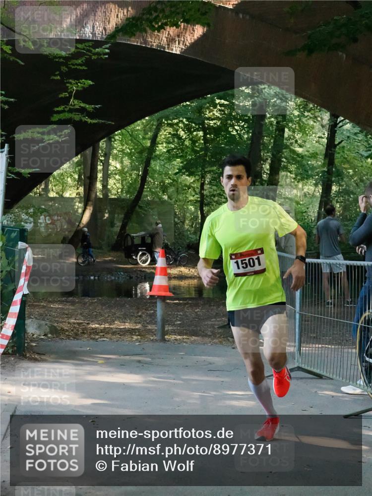 28.09.2025 - 33. Volkslauf durch das schöne Alstertal Fabian Wolf http://msf.ph/oto/8977371 28.09.2025 11:18:42 Laufen 1501 meine-sportfotos.de