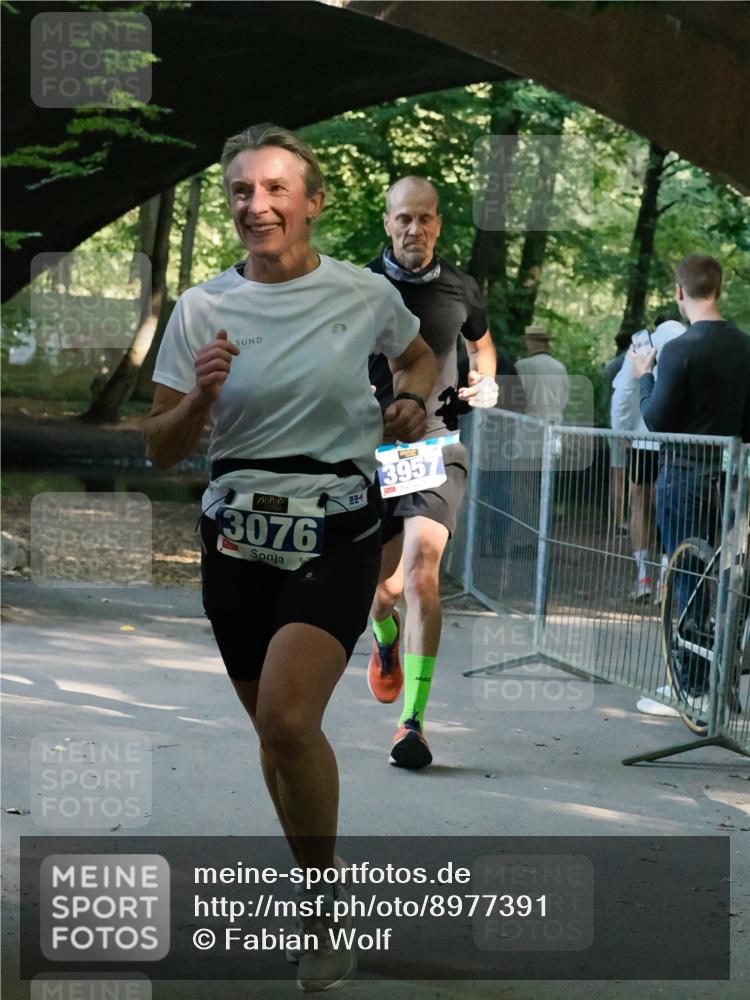 28.09.2025 - 33. Volkslauf durch das schöne Alstertal Fabian Wolf http://msf.ph/oto/8977391 28.09.2025 11:20:09 Laufen 3076, 3957, 234 meine-sportfotos.de