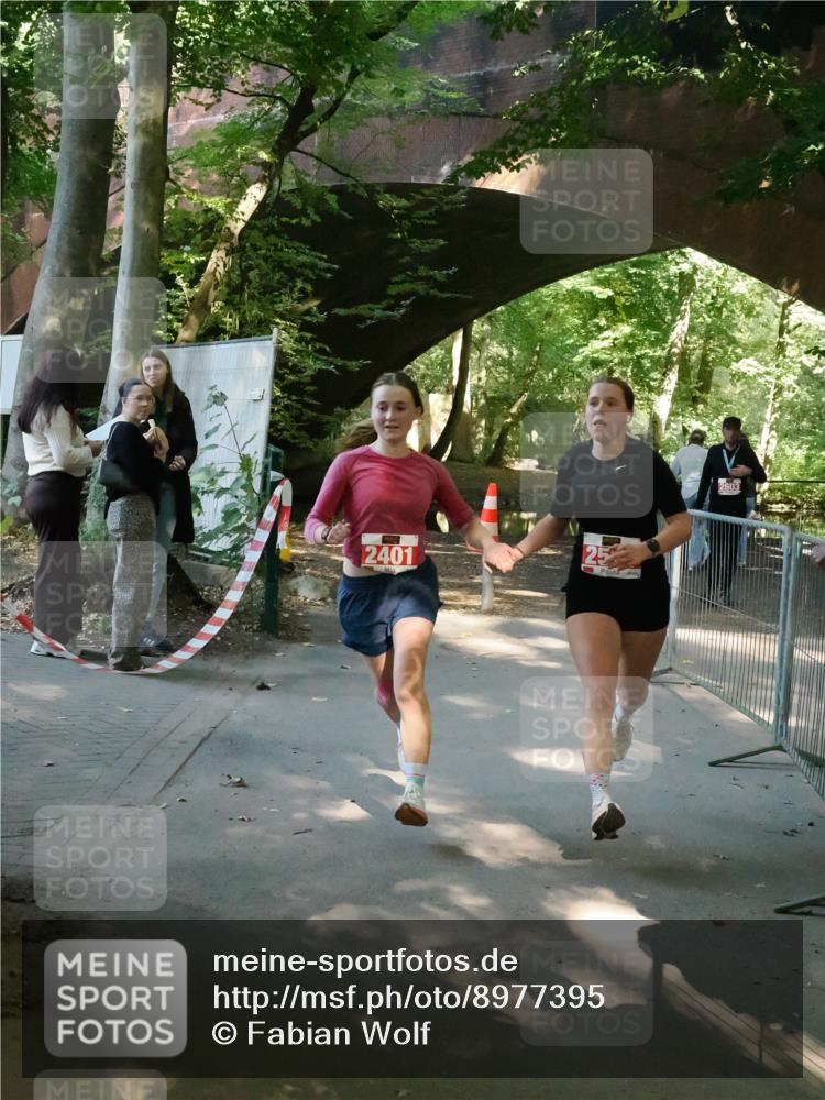 28.09.2025 - 33. Volkslauf durch das schöne Alstertal Fabian Wolf http://msf.ph/oto/8977395 28.09.2025 12:43:39 Laufen 2401, 2603 meine-sportfotos.de