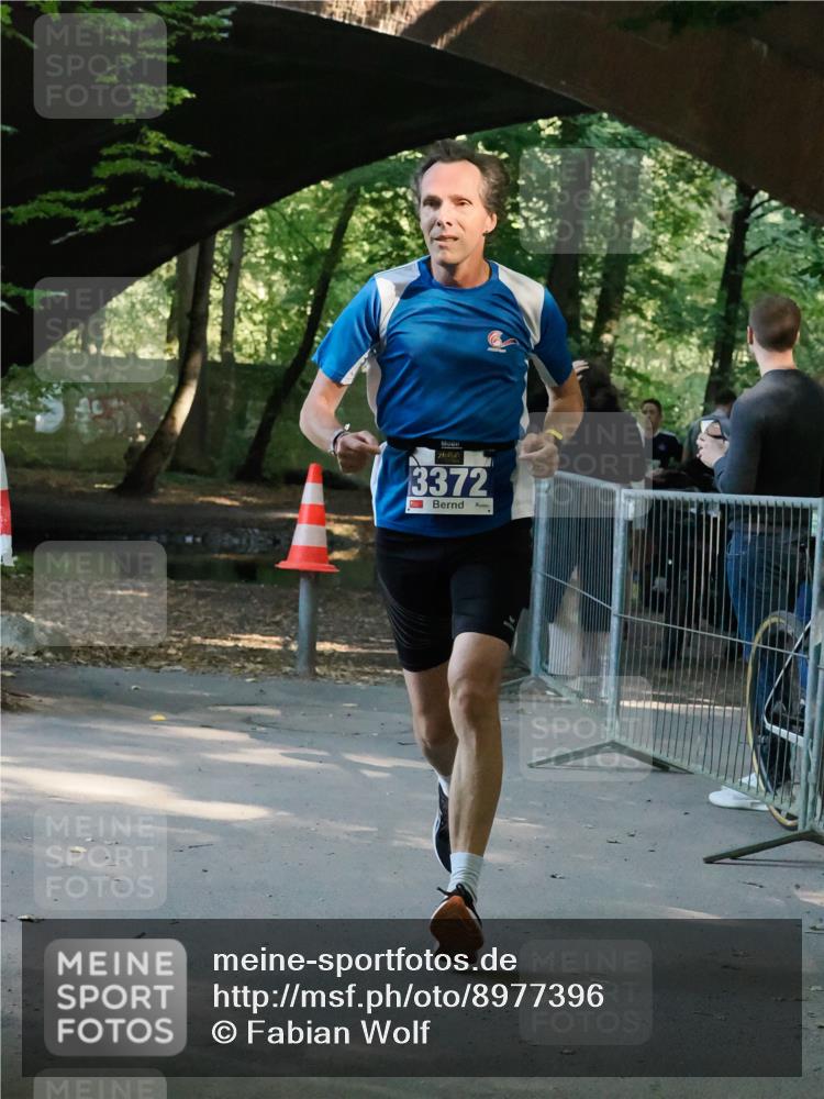 28.09.2025 - 33. Volkslauf durch das schöne Alstertal Fabian Wolf http://msf.ph/oto/8977396 28.09.2025 11:20:42 Laufen 3372 meine-sportfotos.de