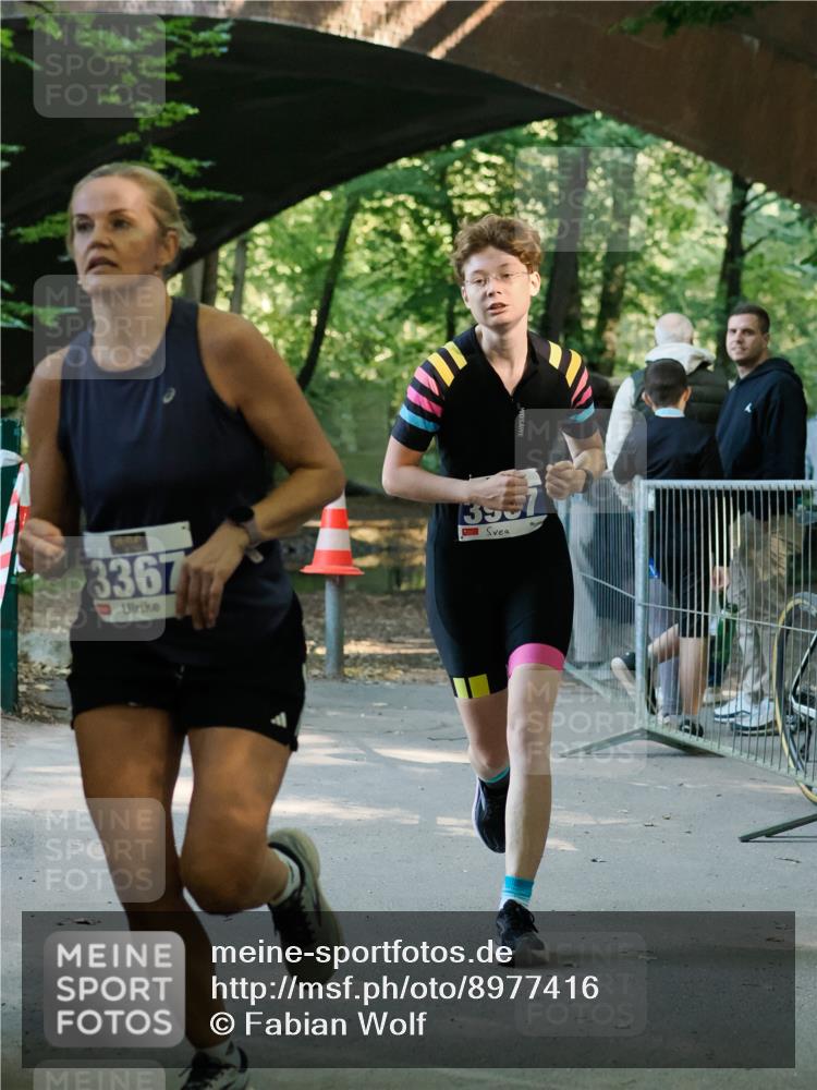 28.09.2025 - 33. Volkslauf durch das schöne Alstertal Fabian Wolf http://msf.ph/oto/8977416 28.09.2025 11:21:54 Laufen 3367, 3557 meine-sportfotos.de