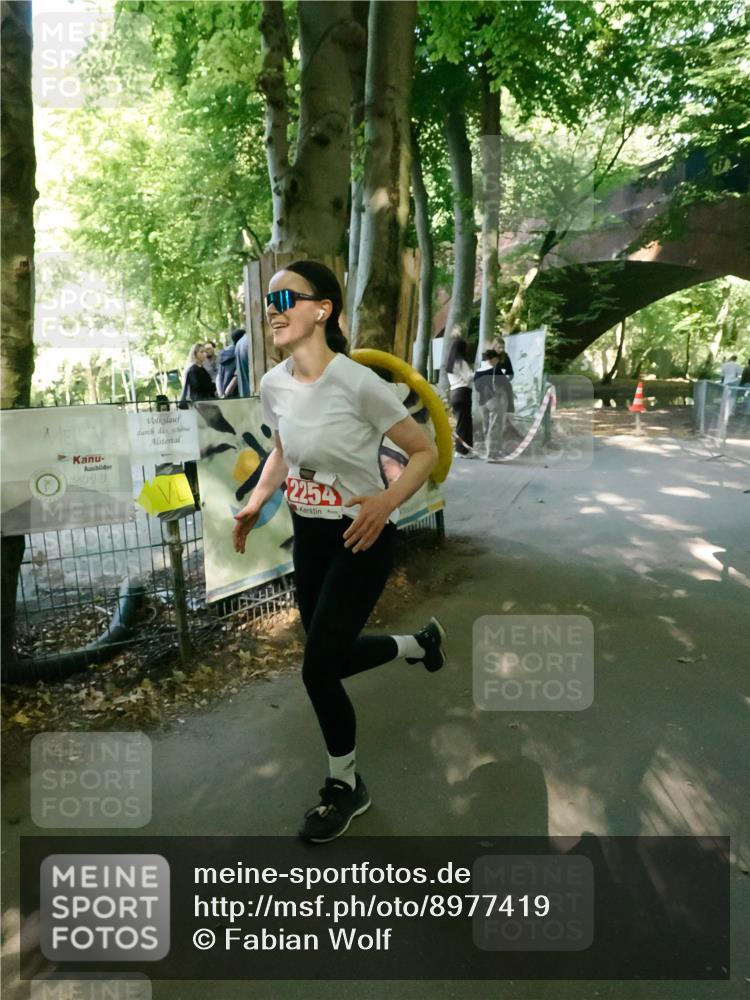 28.09.2025 - 33. Volkslauf durch das schöne Alstertal Fabian Wolf http://msf.ph/oto/8977419 28.09.2025 12:44:17 Laufen 2013, 2254 meine-sportfotos.de