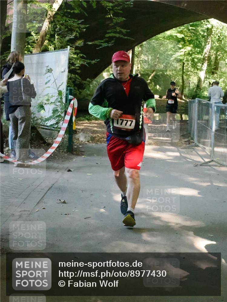 28.09.2025 - 33. Volkslauf durch das schöne Alstertal Fabian Wolf http://msf.ph/oto/8977430 28.09.2025 12:44:36 Laufen 1777, 1165, 1107 meine-sportfotos.de