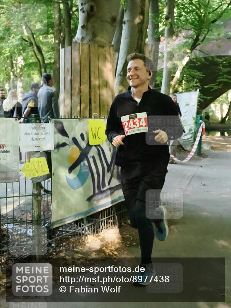 28.09.2025 - 33. Volkslauf durch das schöne Alstertal Fabian Wolf http://msf.ph/oto/8977438 28.09.2025 12:45:26 Laufen 18, 2434 meine-sportfotos.de