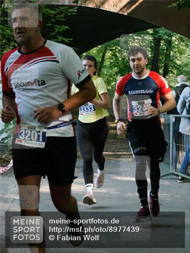 28.09.2025 - 33. Volkslauf durch das schöne Alstertal Fabian Wolf http://msf.ph/oto/8977439 28.09.2025 11:23:19 Laufen 3201, 3333, 324 meine-sportfotos.de