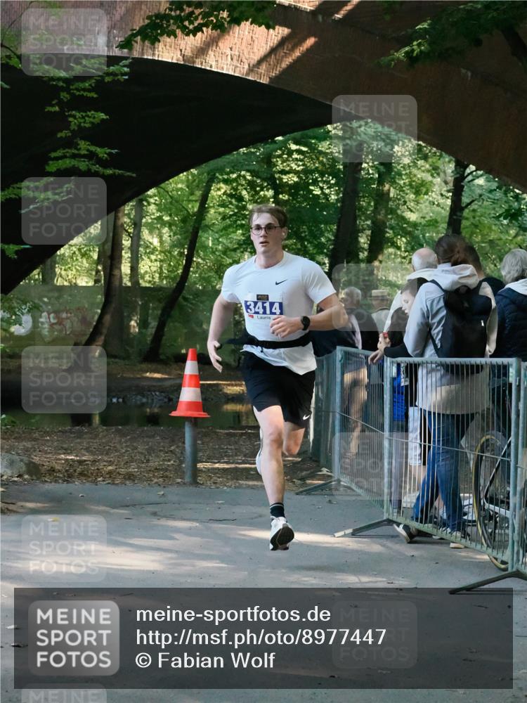 28.09.2025 - 33. Volkslauf durch das schöne Alstertal Fabian Wolf http://msf.ph/oto/8977447 28.09.2025 11:23:48 Laufen 3414 meine-sportfotos.de
