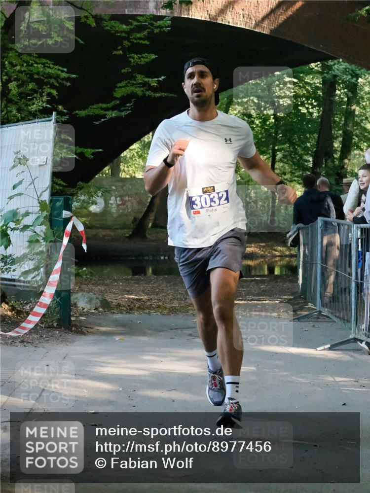 28.09.2025 - 33. Volkslauf durch das schöne Alstertal Fabian Wolf http://msf.ph/oto/8977456 28.09.2025 11:24:08 Laufen 3032 meine-sportfotos.de