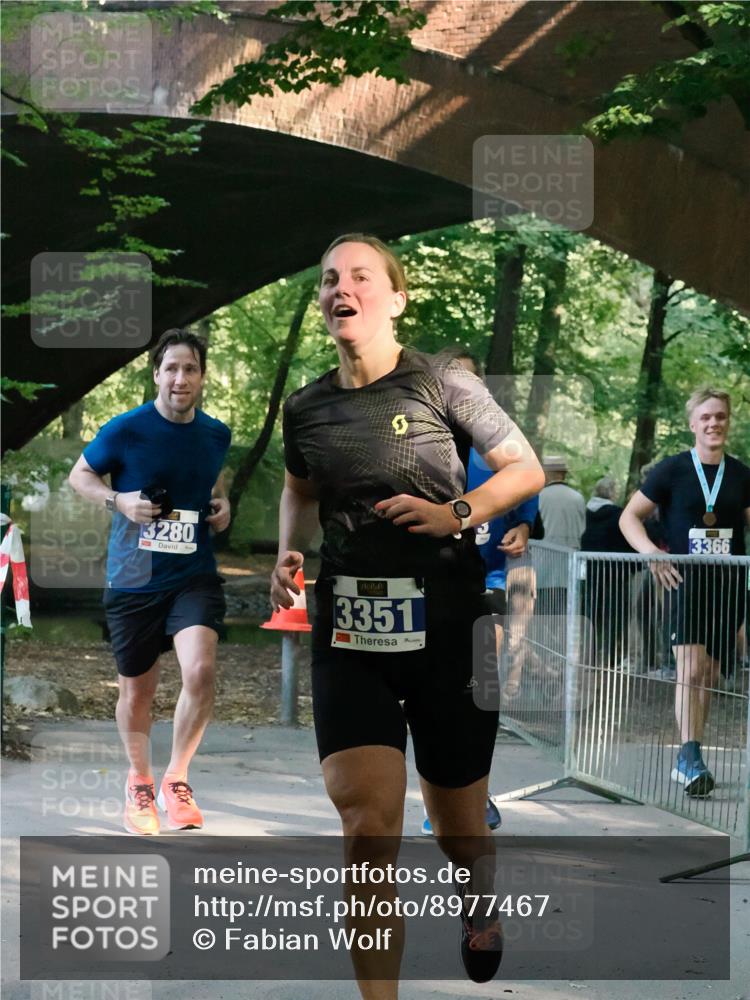 28.09.2025 - 33. Volkslauf durch das schöne Alstertal Fabian Wolf http://msf.ph/oto/8977467 28.09.2025 11:24:51 Laufen 3280, 3351, 3366 meine-sportfotos.de