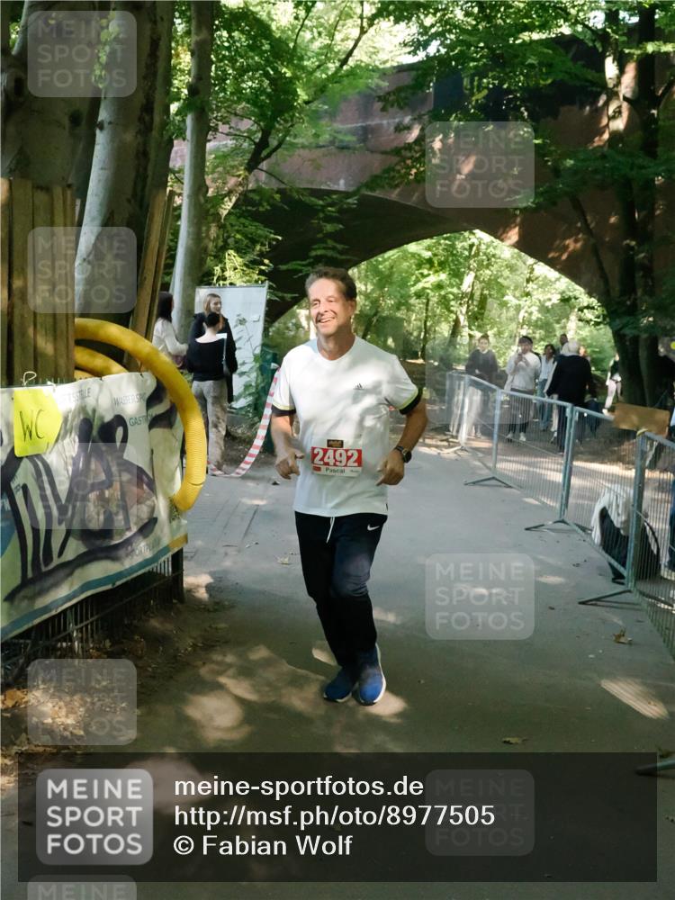 28.09.2025 - 33. Volkslauf durch das schöne Alstertal Fabian Wolf http://msf.ph/oto/8977505 28.09.2025 12:52:31 Laufen 2492 meine-sportfotos.de