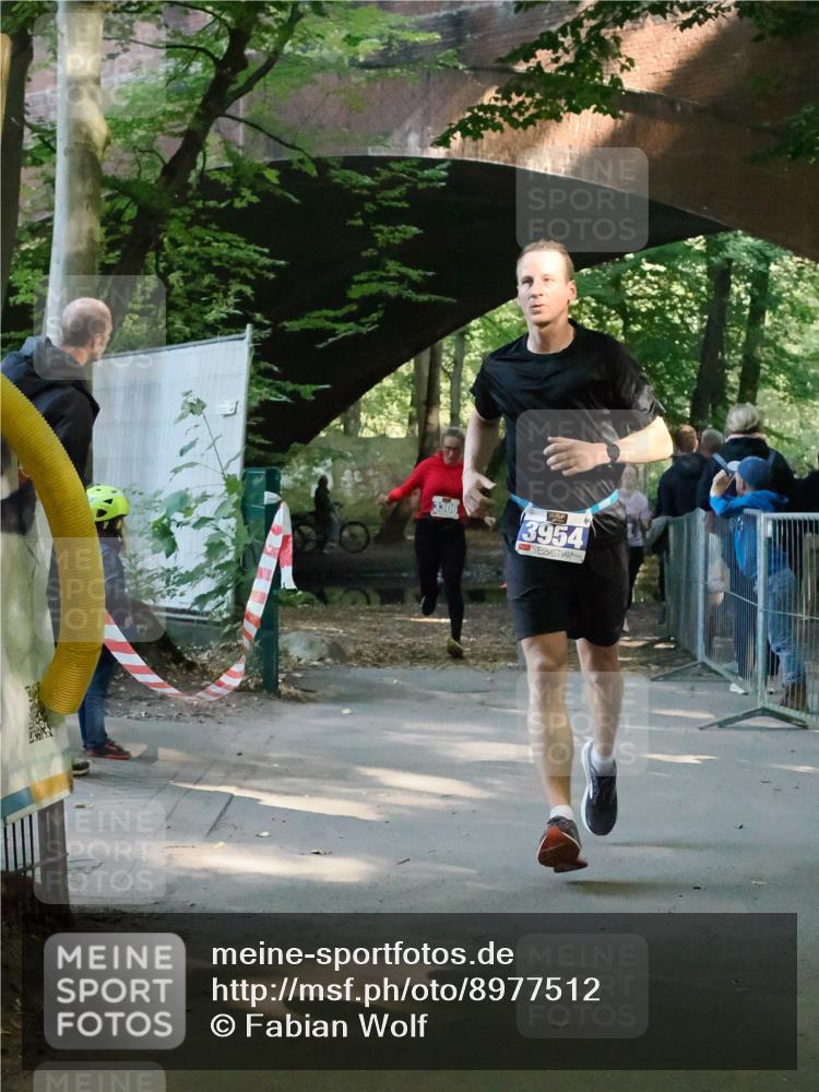 28.09.2025 - 33. Volkslauf durch das schöne Alstertal Fabian Wolf http://msf.ph/oto/8977512 28.09.2025 11:27:38 Laufen 3306, 3954 meine-sportfotos.de