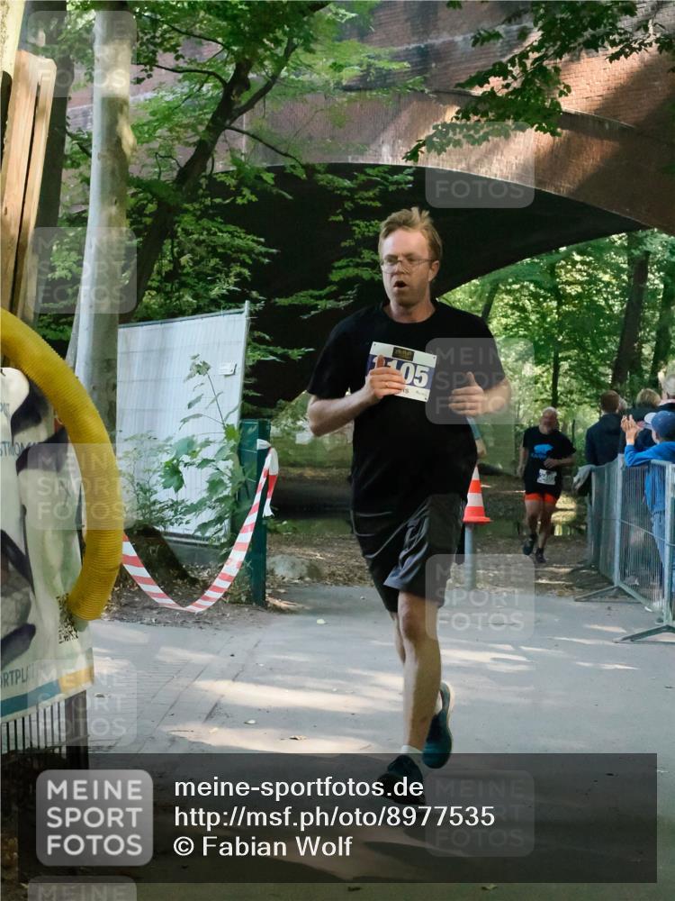 28.09.2025 - 33. Volkslauf durch das schöne Alstertal Fabian Wolf http://msf.ph/oto/8977535 28.09.2025 11:28:29 Laufen 05 meine-sportfotos.de