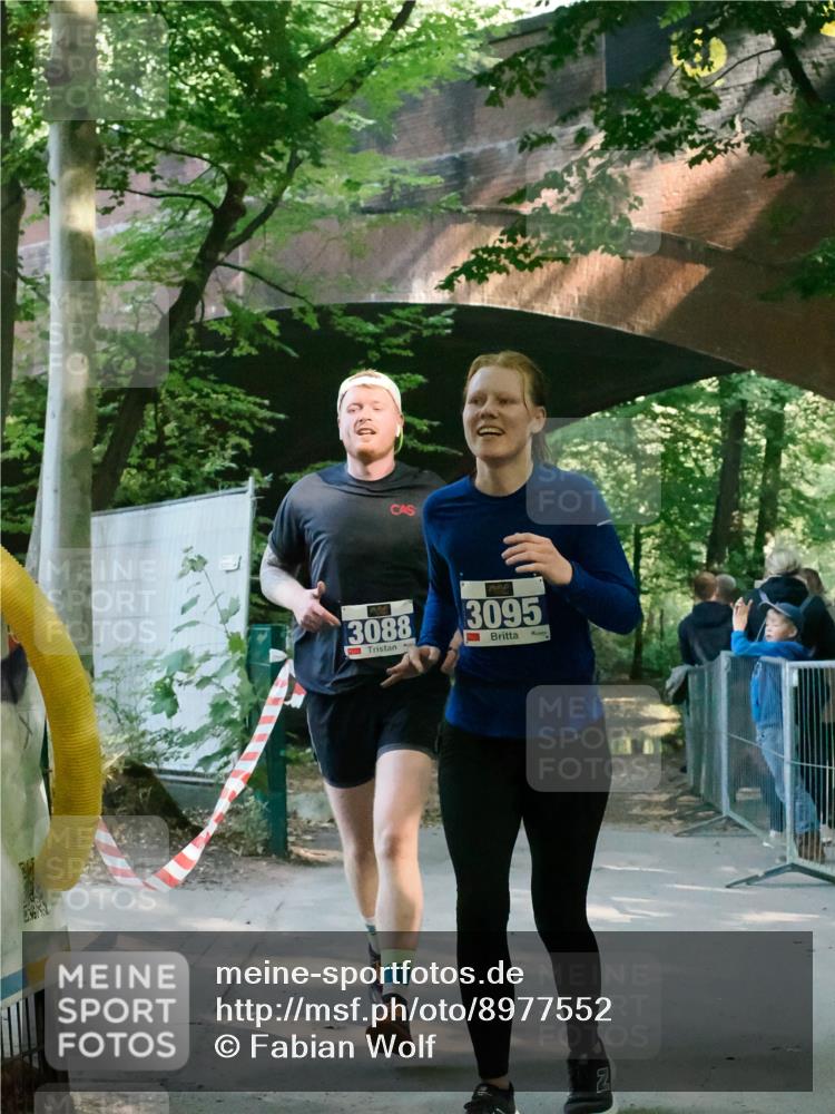 28.09.2025 - 33. Volkslauf durch das schöne Alstertal Fabian Wolf http://msf.ph/oto/8977552 28.09.2025 11:29:27 Laufen 3088, 3095, 2 meine-sportfotos.de