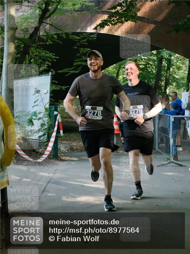28.09.2025 - 33. Volkslauf durch das schöne Alstertal Fabian Wolf http://msf.ph/oto/8977564 28.09.2025 11:29:57 Laufen 3278, 3279 meine-sportfotos.de