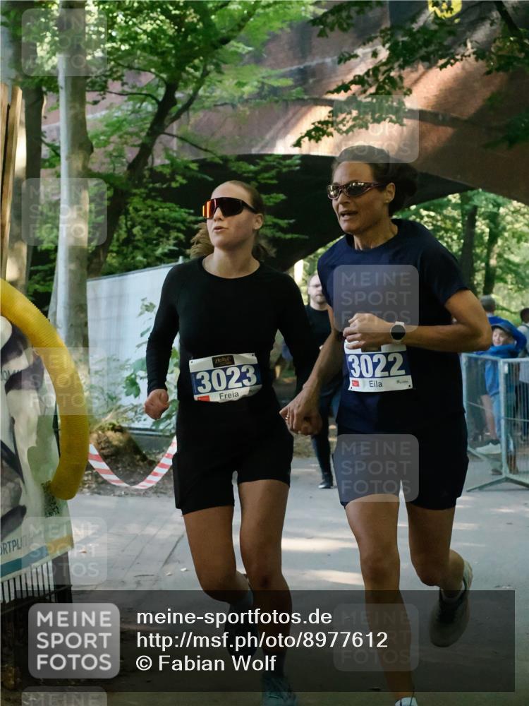 28.09.2025 - 33. Volkslauf durch das schöne Alstertal Fabian Wolf http://msf.ph/oto/8977612 28.09.2025 11:31:21 Laufen 3023, 3022 meine-sportfotos.de