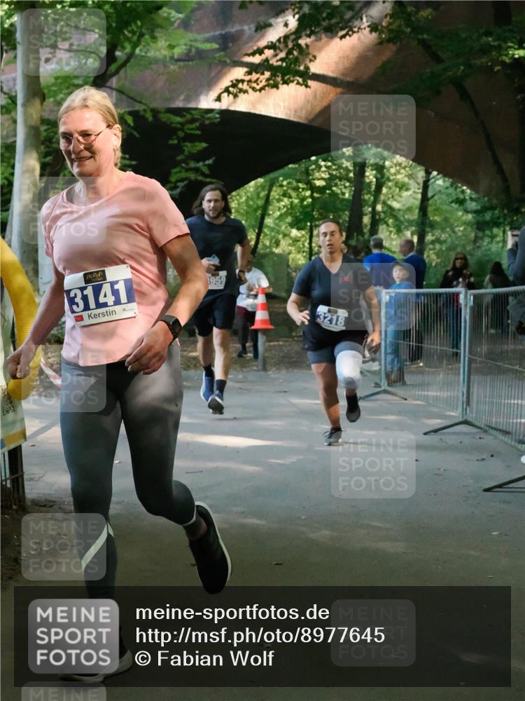 28.09.2025 - 33. Volkslauf durch das schöne Alstertal Fabian Wolf http://msf.ph/oto/8977645 28.09.2025 11:32:29 Laufen 3141, 1959, 3218 meine-sportfotos.de