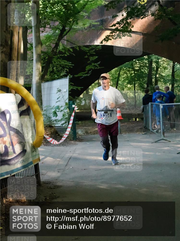 28.09.2025 - 33. Volkslauf durch das schöne Alstertal Fabian Wolf http://msf.ph/oto/8977652 28.09.2025 11:32:33 Laufen 3358 meine-sportfotos.de