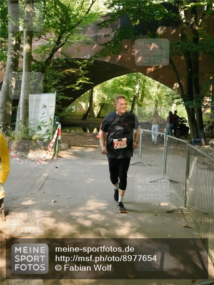 28.09.2025 - 33. Volkslauf durch das schöne Alstertal Fabian Wolf http://msf.ph/oto/8977654 28.09.2025 13:13:42 Laufen 2296 meine-sportfotos.de
