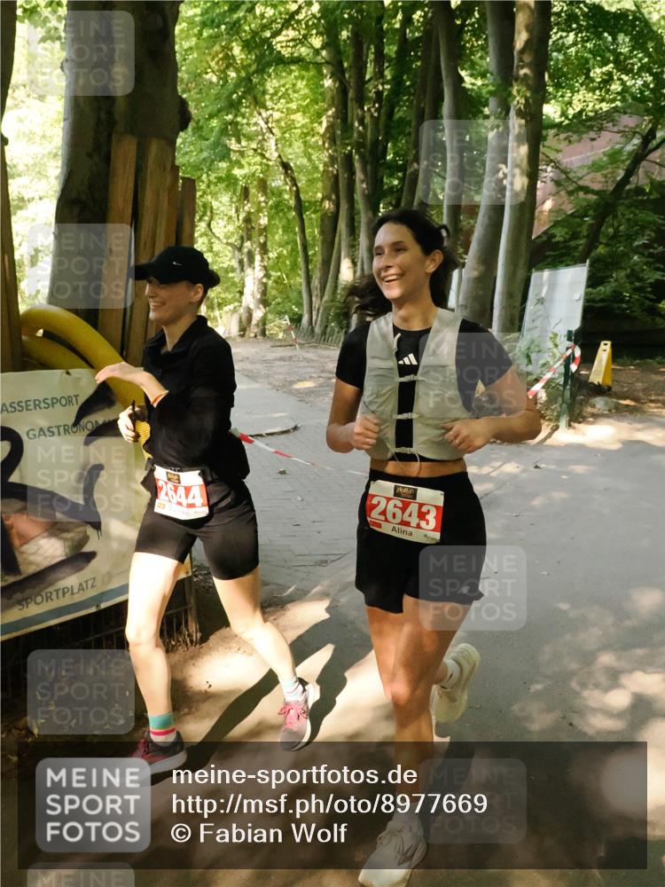 28.09.2025 - 33. Volkslauf durch das schöne Alstertal Fabian Wolf http://msf.ph/oto/8977669 28.09.2025 13:17:27 Laufen 2644, 2643 meine-sportfotos.de