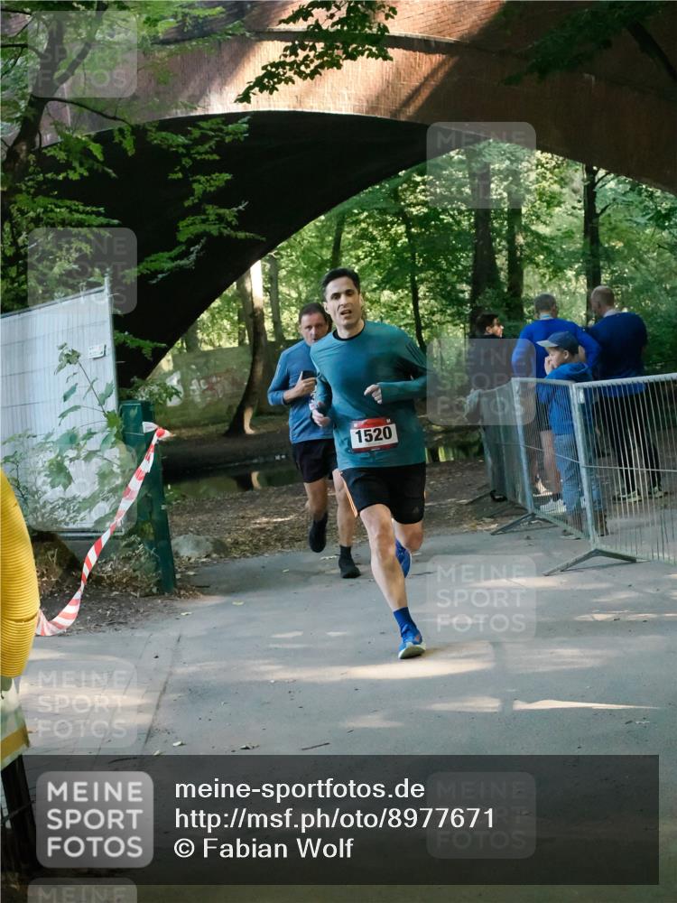 28.09.2025 - 33. Volkslauf durch das schöne Alstertal Fabian Wolf http://msf.ph/oto/8977671 28.09.2025 11:33:36 Laufen 1520 meine-sportfotos.de