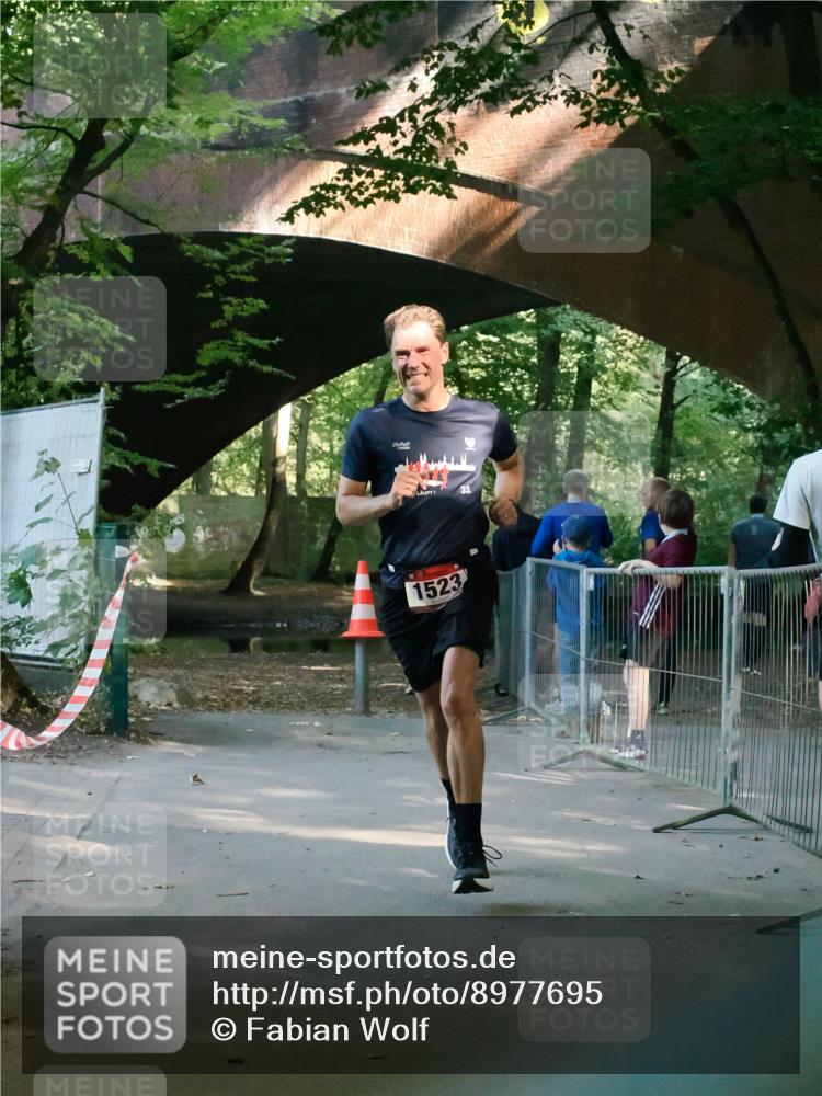 28.09.2025 - 33. Volkslauf durch das schöne Alstertal Fabian Wolf http://msf.ph/oto/8977695 28.09.2025 11:34:41 Laufen 1523 meine-sportfotos.de