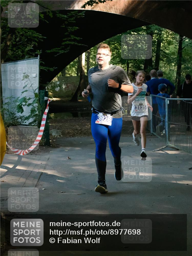 28.09.2025 - 33. Volkslauf durch das schöne Alstertal Fabian Wolf http://msf.ph/oto/8977698 28.09.2025 11:35:46 Laufen 3928, 13135 meine-sportfotos.de