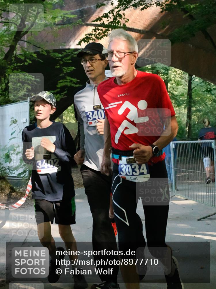 28.09.2025 - 33. Volkslauf durch das schöne Alstertal Fabian Wolf http://msf.ph/oto/8977710 28.09.2025 11:36:59 Laufen 340, 3402, 3034 meine-sportfotos.de