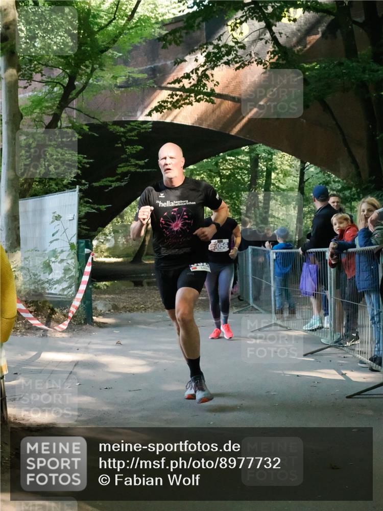 28.09.2025 - 33. Volkslauf durch das schöne Alstertal Fabian Wolf http://msf.ph/oto/8977732 28.09.2025 11:38:05 Laufen 056 meine-sportfotos.de