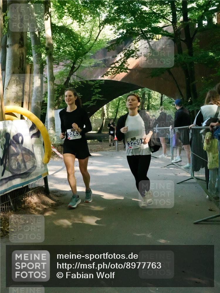28.09.2025 - 33. Volkslauf durch das schöne Alstertal Fabian Wolf http://msf.ph/oto/8977763 28.09.2025 11:40:26 Laufen 3243, 3259 meine-sportfotos.de