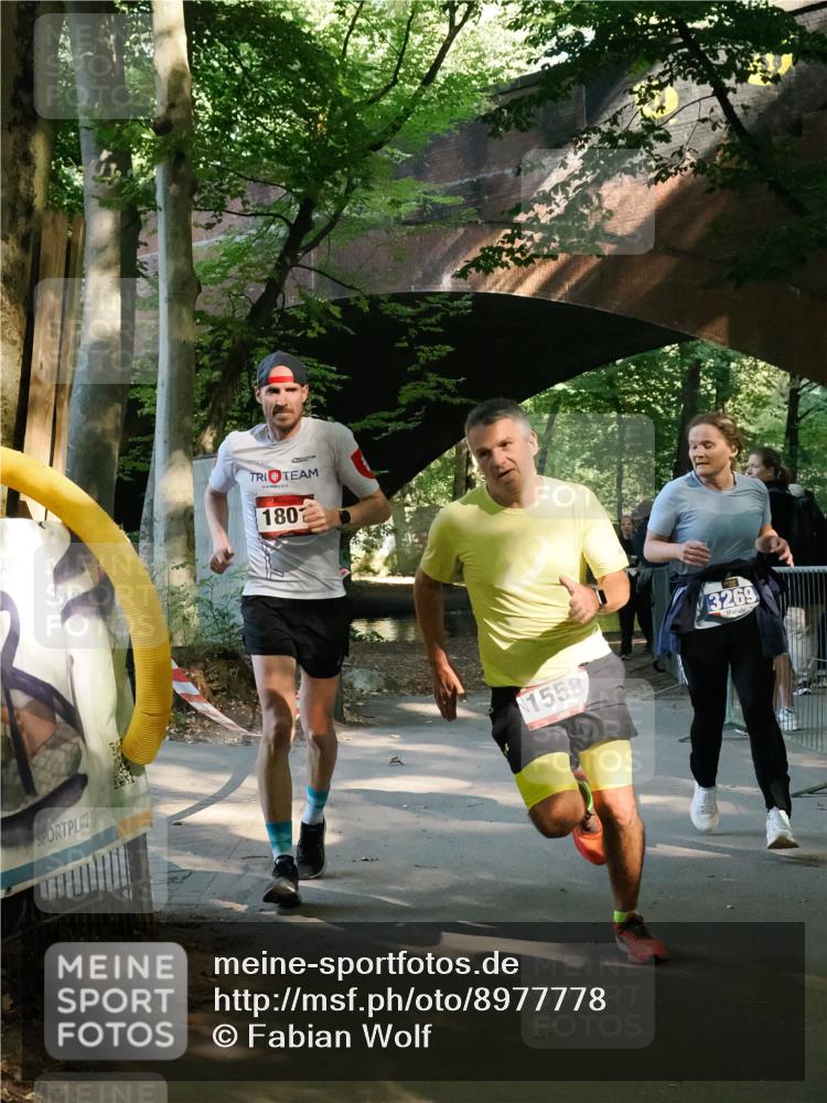 28.09.2025 - 33. Volkslauf durch das schöne Alstertal Fabian Wolf http://msf.ph/oto/8977778 28.09.2025 11:41:44 Laufen 180, 1558, 3269 meine-sportfotos.de