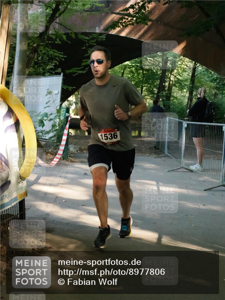 28.09.2025 - 33. Volkslauf durch das schöne Alstertal Fabian Wolf http://msf.ph/oto/8977806 28.09.2025 11:43:31 Laufen 1536 meine-sportfotos.de