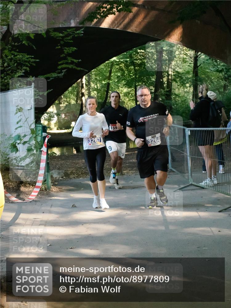 28.09.2025 - 33. Volkslauf durch das schöne Alstertal Fabian Wolf http://msf.ph/oto/8977809 28.09.2025 11:43:47 Laufen 3267, 9, 159, 2023, 3268 meine-sportfotos.de