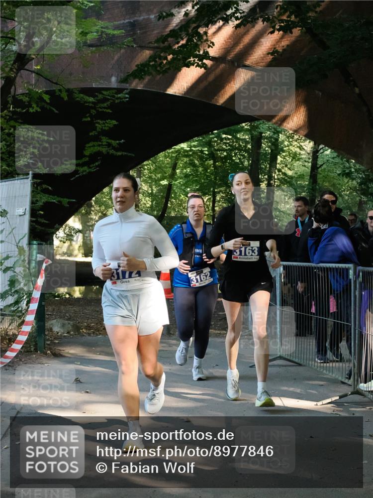 28.09.2025 - 33. Volkslauf durch das schöne Alstertal Fabian Wolf http://msf.ph/oto/8977846 28.09.2025 11:46:26 Laufen 3174, 3162, 3163 meine-sportfotos.de