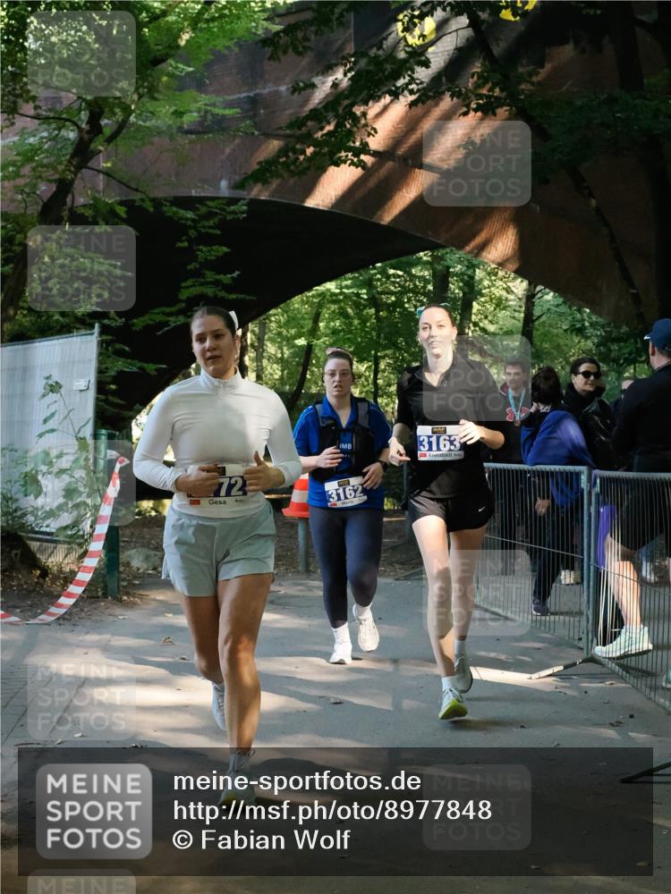 28.09.2025 - 33. Volkslauf durch das schöne Alstertal Fabian Wolf http://msf.ph/oto/8977848 28.09.2025 11:46:26 Laufen 72, 3162, 3163 meine-sportfotos.de