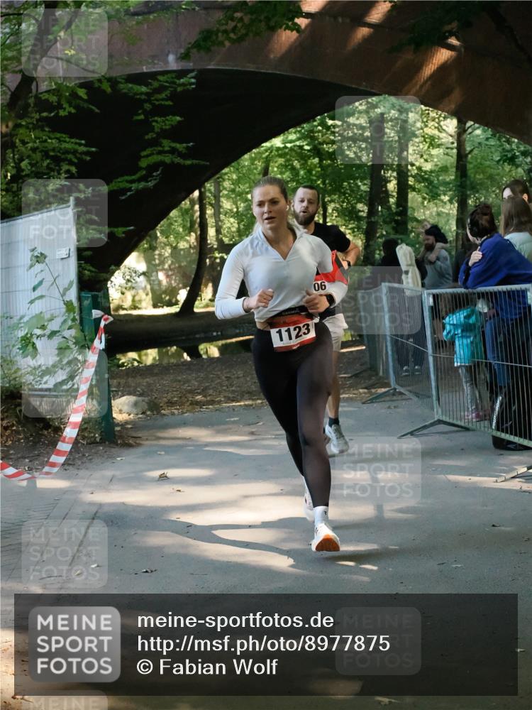 28.09.2025 - 33. Volkslauf durch das schöne Alstertal Fabian Wolf http://msf.ph/oto/8977875 28.09.2025 11:48:41 Laufen 1123, 06 meine-sportfotos.de