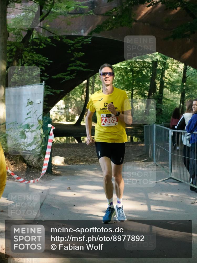 28.09.2025 - 33. Volkslauf durch das schöne Alstertal Fabian Wolf http://msf.ph/oto/8977892 28.09.2025 11:50:25 Laufen 2389 meine-sportfotos.de