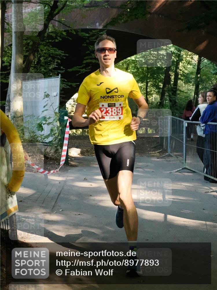28.09.2025 - 33. Volkslauf durch das schöne Alstertal Fabian Wolf http://msf.ph/oto/8977893 28.09.2025 11:50:26 Laufen 2389 meine-sportfotos.de