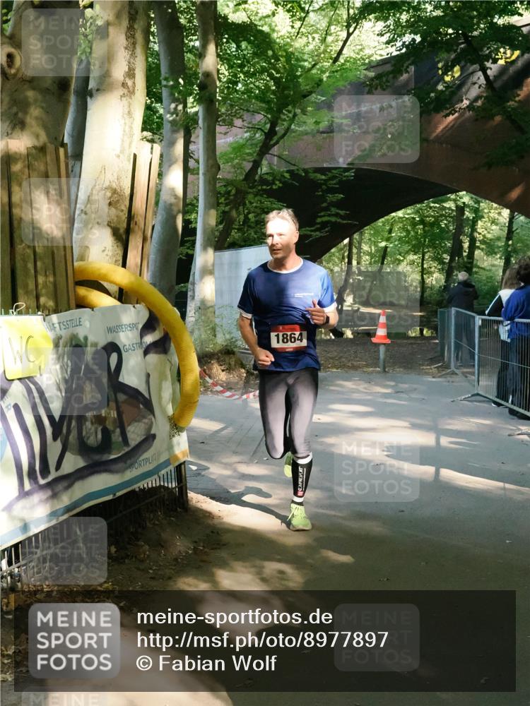 28.09.2025 - 33. Volkslauf durch das schöne Alstertal Fabian Wolf http://msf.ph/oto/8977897 28.09.2025 11:50:41 Laufen 1864 meine-sportfotos.de