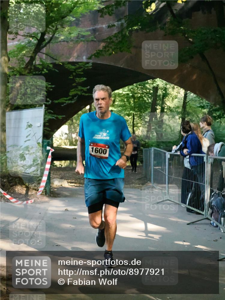 28.09.2025 - 33. Volkslauf durch das schöne Alstertal Fabian Wolf http://msf.ph/oto/8977921 28.09.2025 11:53:06 Laufen 1600 meine-sportfotos.de