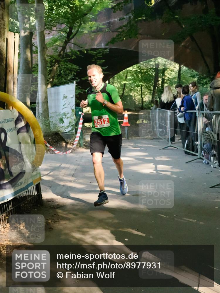 28.09.2025 - 33. Volkslauf durch das schöne Alstertal Fabian Wolf http://msf.ph/oto/8977931 28.09.2025 11:54:07 Laufen 2512 meine-sportfotos.de