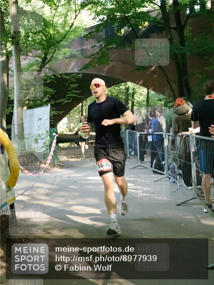 28.09.2025 - 33. Volkslauf durch das schöne Alstertal Fabian Wolf http://msf.ph/oto/8977939 28.09.2025 11:54:25 Laufen 1698 meine-sportfotos.de
