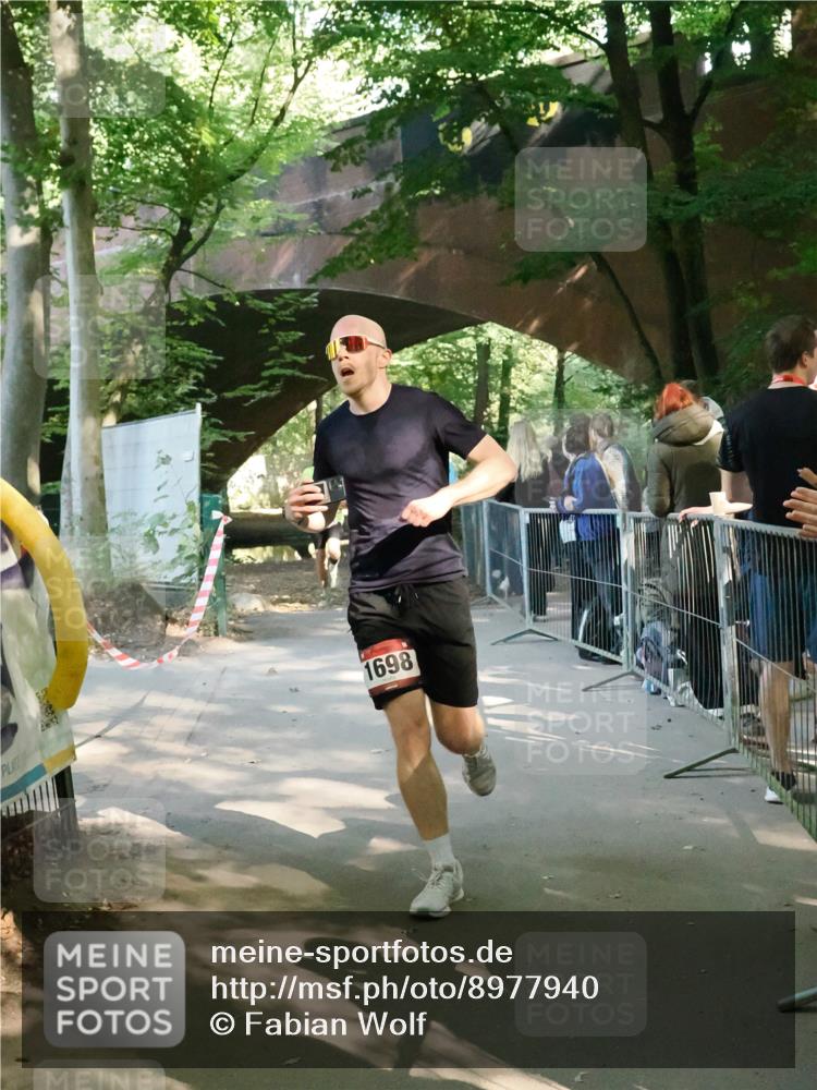28.09.2025 - 33. Volkslauf durch das schöne Alstertal Fabian Wolf http://msf.ph/oto/8977940 28.09.2025 11:54:25 Laufen 1698 meine-sportfotos.de