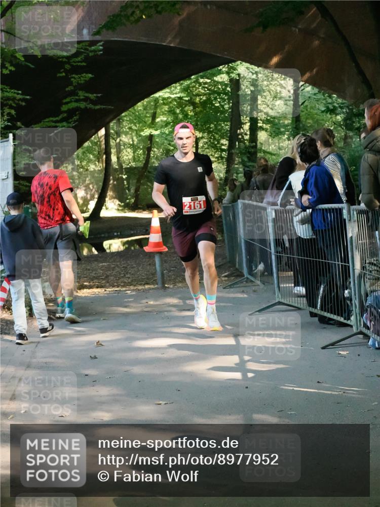 28.09.2025 - 33. Volkslauf durch das schöne Alstertal Fabian Wolf http://msf.ph/oto/8977952 28.09.2025 11:54:52 Laufen 2161 meine-sportfotos.de