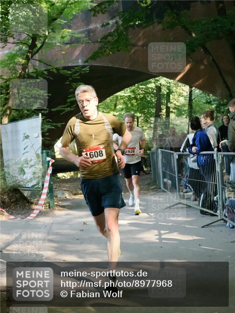 28.09.2025 - 33. Volkslauf durch das schöne Alstertal Fabian Wolf http://msf.ph/oto/8977968 28.09.2025 11:55:38 Laufen 1608, 626 meine-sportfotos.de